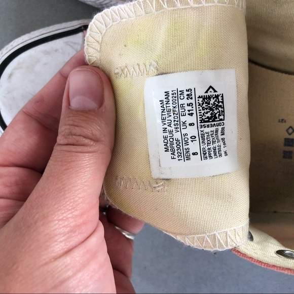 Pink converse - Picture 2 of 3